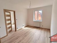 Nový byt 2+kk s parkovacím stáním, Nupaky, Praha východ