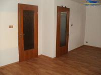 K prodeji bytový dům s obchodními prostorami a byty - Foto 3