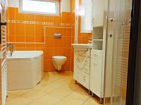 Větší rodinný dům u Šternberka - Foto 3