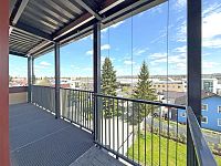 Moderní byt 3+kk s balkonem (4NP), parkovací stání a zahrada, lokalita České Budějovice, K. Lávičky - Balkon_pohled 3.jpg