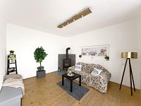 Rodinný dům na Vysočině s jedinečným potenciálem, lokalita Strmilov - Malý Jeníkov - obývák jiný pohled kopie.jpg