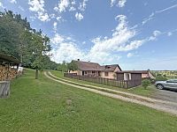 Prodej samostatně stojícího rodinného domu s rozlehlým pozemkem, lokalita Skočice – Lidmovice - IMG_7806 kopie.jpg