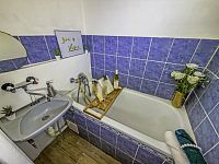 Skvělá lokalita! Prodej bytu 2+1, 54,1 m² – Dobrovodská, České Budějovice - koupelna.jpg