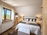 Rodinný dům 5 + kk s fotovoltaikou a zahradou 597 m², lokalita Homole u Českých Budějovic - Ložnice v patře (1).jpg