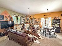 Rodinný dům 5 + kk s fotovoltaikou a zahradou 597 m², lokalita Homole u Českých Budějovic - obývací pokoj v přízemí.jpg