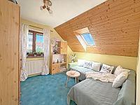 Rodinný dům 5 + kk s fotovoltaikou a zahradou 597 m², lokalita Homole u Českých Budějovic - pokoj.jpg