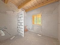 Prodej rozestavěného rodinného domu se stavebními parcelami (hrubá stavba včetně omítek) - Koupelna