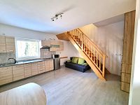 Pronájem rodinného domu s bytem 3+kk a terasou, lokalita České Budějovice, Husova tř. - Obývací místnost