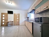 Pronájem rodinného domu s bytem 3+kk a terasou, lokalita České Budějovice, Husova tř. - Obývací místnost