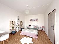 Prostorný byt 3+1, 66,8 m², lokalita Týn nad Vltavou, Komenského - Pokoj.jpg