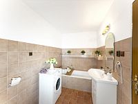 Prodej samostatně stojícího rodinného domu s rozlehlým pozemkem, lokalita Skočice – Lidmovice - koupelna