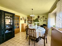 Prostorný rodinný dům s uzavřeným dvorem, zahradou a hospodářským zázemím,  Újezdec u Vlachova Březí - Jídelna