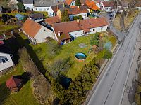 Prostorný rodinný dům s uzavřeným dvorem, zahradou a hospodářským zázemím,  Újezdec u Vlachova Březí