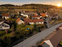 Prostorný rodinný dům s uzavřeným dvorem, zahradou a hospodářským zázemím,  Újezdec u Vlachova Březí - xxx08cb7a67-b6a5-4929-ac5c-1046d572bd8b kopie.jpg