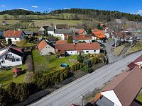 Prostorný rodinný dům s uzavřeným dvorem, zahradou a hospodářským zázemím,  Újezdec u Vlachova Březí