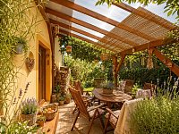 Rodinný dům 5+kk se zahradou a fotovoltaikou, lokalita Homole u Českých Budějovic - Pergola.jpg