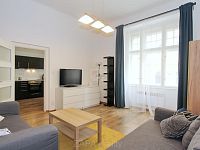 Pronájem bytu 2+kk 42 m2 s patrem na spaní, Praha 5 Smíchov, kompletně zařízeno  - Foto 3