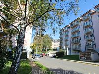  1+kk + balkon 34,36 m2  nezař.  3.p. výtah novostavba K prádelně Praha 10 Záběhlice možnost garáže