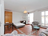 Pronájem pokoje 20 m2 s terasou 8 m2, Praha 3 Žižkov