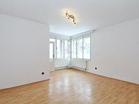 Pronájem bytu 1+1 30 m2, Praha 10 Malešice, nezařízeno