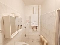 pronájem 2+1 72 m2 P5 Smíchov  po kompl. rek. ul. Na Celné 2.patro bez výtahu cihla část. zařízený - kopupelna kotel.jpg