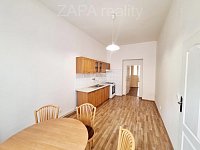 pronájem 2+1 72 m2 P5 Smíchov  po kompl. rek. ul. Na Celné 2.patro bez výtahu cihla část. zařízený - kuchyň dveře.jpg