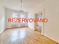 pronájem 2+1 72 m2 P5 Smíchov  po kompl. rek. ul. Na Celné 2.patro bez výtahu cihla část. zařízený
