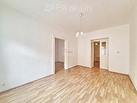 pronájem 2+1 72 m2 P5 Smíchov  po kompl. rek. ul. Na Celné 2.patro bez výtahu cihla část. zařízený - obývací pokoj 2.jpg