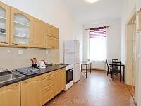 Pronájem bytu 2+1 69 m2 Praha 3 Žižkov - kuch. linka.JPG