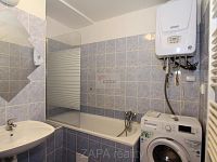 Pronájem bytu 2+1 69 m2 Praha 3 Žižkov - kuopelna.JPG