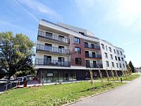 Pronájem parkovacího stání 21 m2 v novostavbě, Praha 10 - Horní Měcholupy - dm obrys.jpg