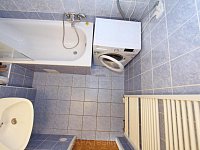 Pronájem bytu 2+1 69 m2 Praha 3 Žižkov - koupelna 2.JPG