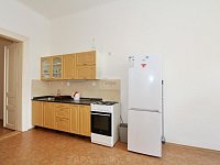 Pronájem bytu 2+1 69 m2 Praha 3 Žižkov - kuch. linka.JPG