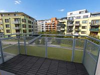 Pronájem bytu 2+kk/B/G 48 m2 v novostavbě, Praha 9 Čakovice, nezařízeno - balkon AI