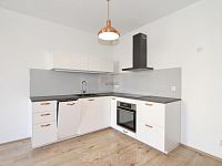 Pronájem bytu 2+kk/B/G 48 m2 v novostavbě, Praha 9 Čakovice, nezařízeno - kuch. linka.JPG