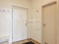 pronájem bytu 2+kk/B 57,6 m2 novostavba 2.patro s výtahem Praha 9 Kbely část. zař. - peds nej logo.JPG