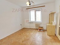 pronájem 2+1 53 m2 3patro cihla  Praha 9 Hloubětín u metra nezař. cihla výtah - ložnice.JPG