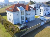 Pronájem domu komerčního objektu zahrada parkování Vídeňská Praha 4 