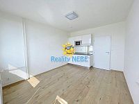 Pronájem bytu 1kk 23m2 s balkonem Hornoměcholupská Průmyslová Hostivař