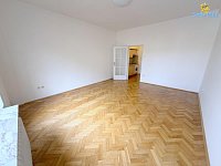 Pronájem bytu 1+kk 34m2 balkon Praha Nuselská - Foto 3
