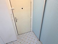 Pronájem bytu 1+kk 27m Veltruská Praha Prosek - Foto 10