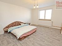 Prodej rodinného domu se zahradou v obci Skrbeň - Foto 15