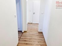 Pronájem bytu 2+1 se zasklenou lodžií po celkové rekonstrukci v Hranicích - Foto 3