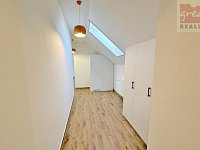 Pronájem zrekonstruovaného bytu 3+kk - IMG_2157.jpg