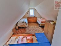 Chata se zahradou nedaleko centra města Hranice - 8.jpg