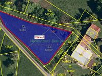 Pozemek 1016 m2 nad statkem.