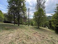 Stavební pozemek s chatou JZ svah - 6f8b3488-8195-4226-877f-6fb726ef2ac0.jpg