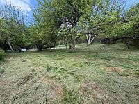 Stavební pozemek s chatou JZ svah - 96fe05ba-66a1-4404-af09-4ab3c829b18a.jpg