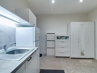 Prodej bytu 1+kk/sklep, 20,7 + 2m2, ulice Zelenečská, Praha 9 - Hloubětín.