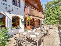Lovecký hotel Jivák – perla svatojiřských lesů u rybníka Jívák - Foto 3
